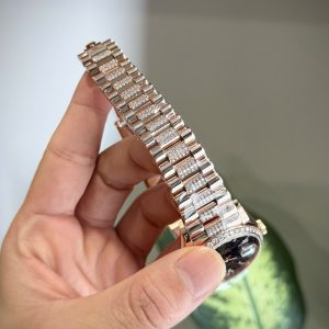 Đồng Hồ Rolex Day-Date 228235 Đính Đá Moissanite Hong Kong Mặt Số Eisenkiesel 40mm