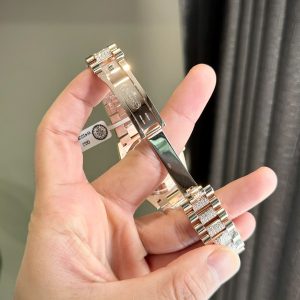 Đồng Hồ Rolex Day-Date 228235 Đính Đá Moissanite Hong Kong Mặt Số Eisenkiesel 40mm