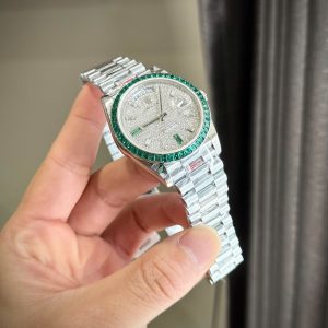 Đồng Hồ Rolex Day-Date 228396TEM Green Emerald Chế Tác Moissanite Hong Kong 40mm (6)