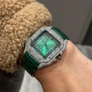 Đồng Hồ Cartier Santos Chế Tác Đá Moissanite Dây Da Màu Xanh Lá BVF (8)