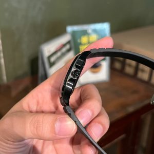 Đồng Hồ Cartier Santos Gốm Đen Dây Cao Su Replica Xưởng BV (9)