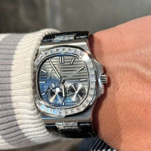 Đồng Hồ Patek Philippe Chế Tác Đá Moissanite Nautilus 5724G Mặt Xám 40mm (1)