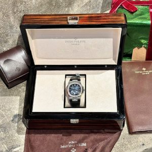 Đồng Hồ Patek Philippe Chế Tác Moissanite Nautilus 5724G Mặt Xanh Blue40mm (7)