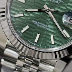 Đồng Hồ Rolex DateJust 126334 Fake Máy Thụy Sỹ Mặt Xanh Lá Gấp Nếp 41mm (1)