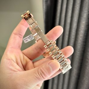 Đồng Hồ Rolex Day-Date Chế Tác Đá Moissanite Bọc Vàng Hồng Mặt Xà Cừ Tự Nhiên 36mm (6)