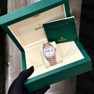 Đồng Hồ Rolex Day-Date Chế Tác Mặt Xà Bọc Vàng 18K Đính Đá Moissanite Hong Kong 36mm (1)
