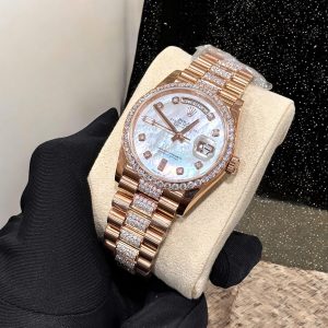 Đồng Hồ Rolex Day-Date Chế Tác Mặt Xà Bọc Vàng 18K Đính Đá Moissanite Hong Kong 36mm (1)
