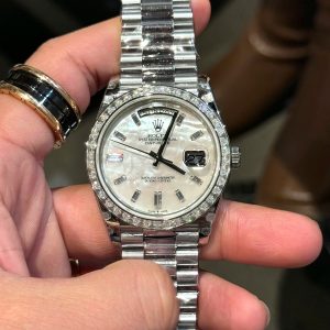 Đồng Hồ Rolex Day-Date Đính Đá Moissanite Baguette Chế Tác Hong Kong 40mm (6)