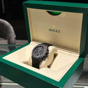 Đồng Hồ Rolex Daytona DIW Carbon Black Red Replica Cao Cấp Nhất 40mm (1)