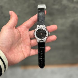 Đồng Hồ Hublot Chế Tác Đá Moissanite Hong Kong Màu Đen Nhà Máy HB 38mm (1)