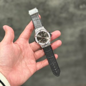 Đồng Hồ Hublot Chế Tác Đá Moissanite Hong Kong Màu Xám Nhà Máy HB 38mm (7)