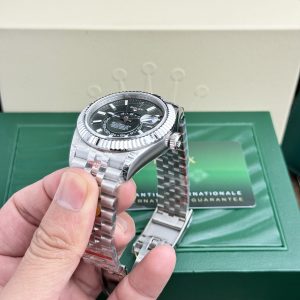 Đồng Hồ Rolex Sky Dweller Replica Cao Cấp Mặt Xanh Lá Máy Thuỵ Sỹ 42mm (3)