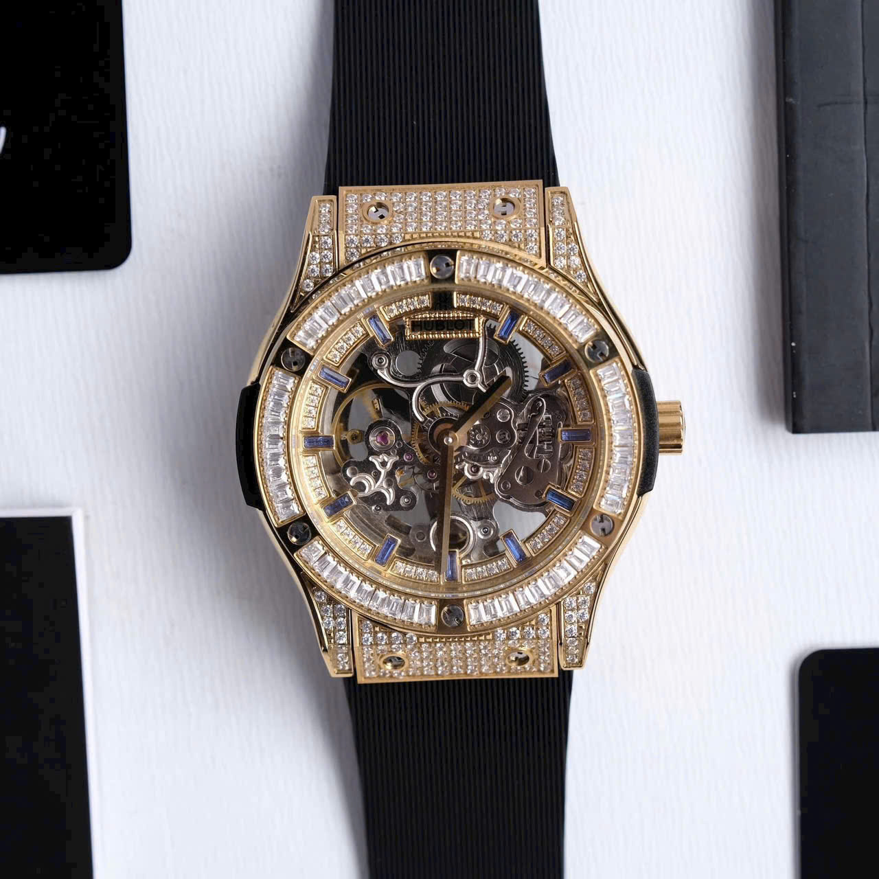 Đồng Hồ Hublot Automatic Cơ Lộ Máy Nam Đính Đá Fake Nhật 42mm (2) Đồng Hồ Hublot Automatic Cơ Lộ Máy Nam Đính Đá Fake Nhật 42mm (5)