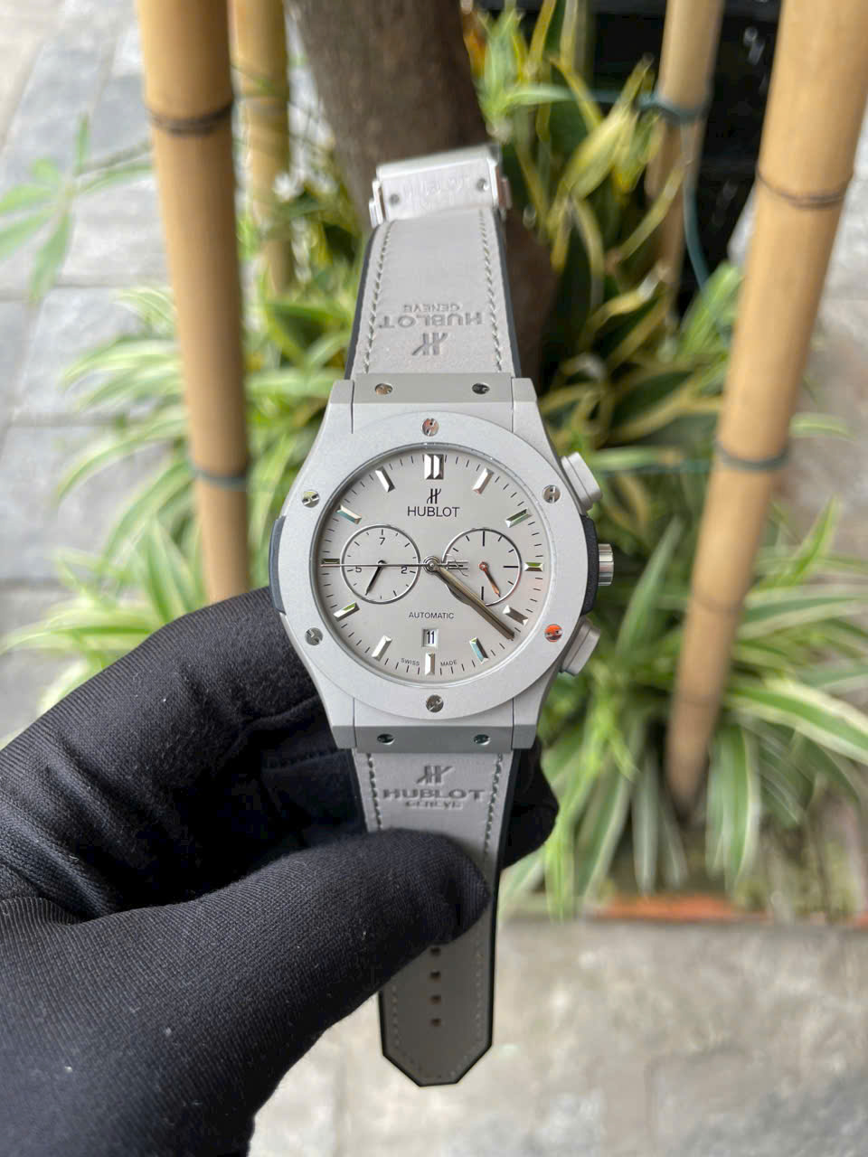 Đồng Hồ Hublot Automatic Nam Fake Máy Cơ Nhật Màu Xám 42mm (3) Dong Ho Hublot Automatic Nam Fake May Co Nhat Mau Xam 42mm 3