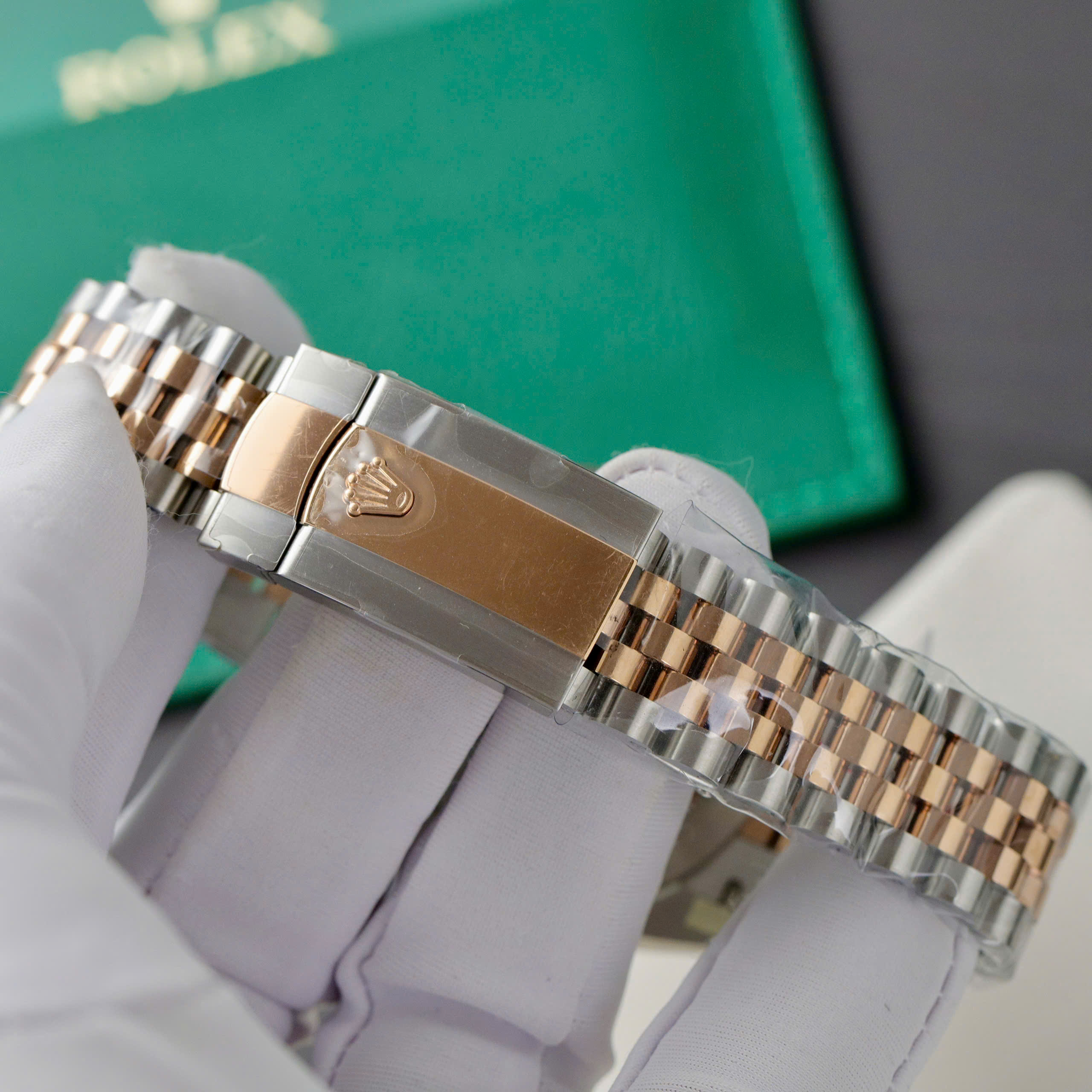 Đồng Hồ Nam Rolex DateJust Super Fake Cao Cấp Mặt Chocolate Máy Thuỵ Sỹ 41mm (1) Dong Ho Nam Rolex DateJust Super Fake Cao Cap Mat Chocolate May Thuy Sy 41mm 1