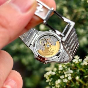 Đồng Hồ Patek Philippe Nautilus 7118 Fake Máy Thuỵ Sỹ Đính Đá Xưởng GR (6)