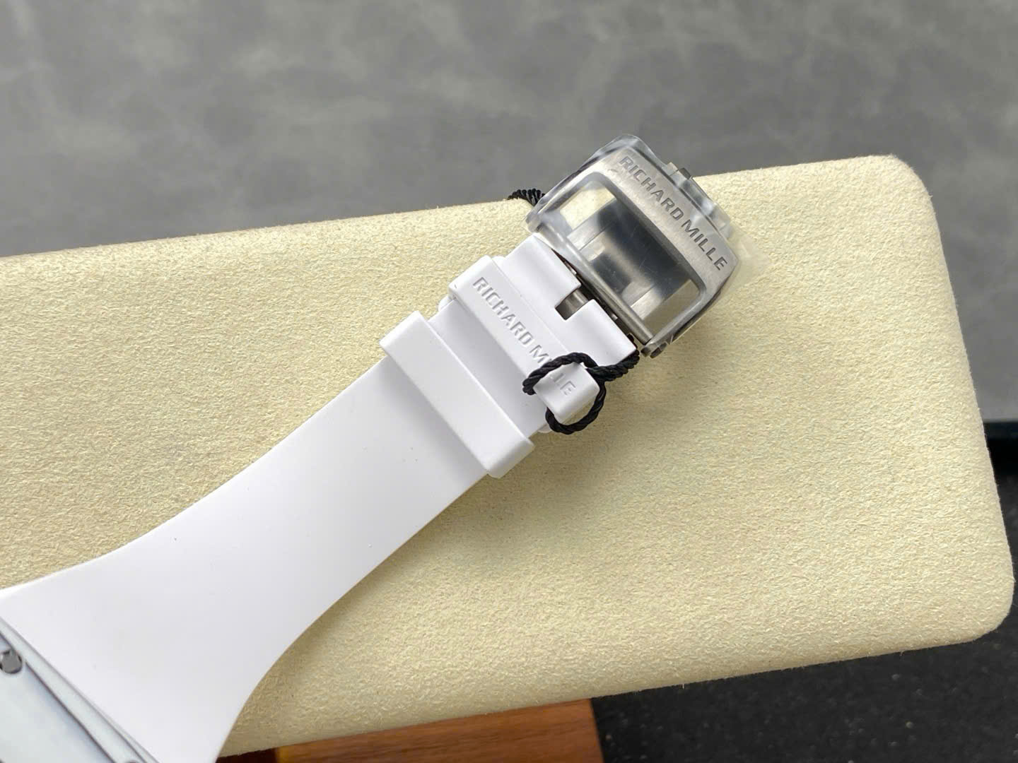 Đồng Hồ Richard Mille Chế Tác RM61-01 Ultimate Edition Yohan Blake Xưởng ZF (4) Đồng Hồ Richard Mille Chế Tác RM61-01 Ultimate Edition Yohan Blake Xưởng ZF (9)