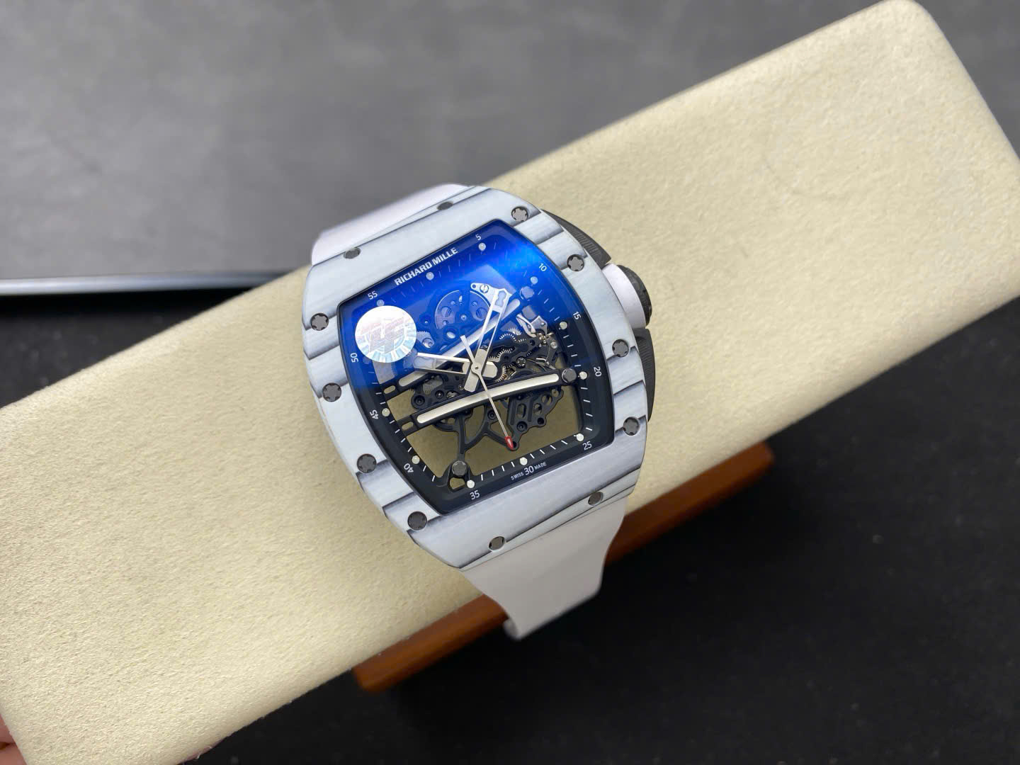 Đồng Hồ Richard Mille Chế Tác RM61-01 Ultimate Edition Yohan Blake Xưởng ZF (7) Đồng Hồ Richard Mille Chế Tác RM61-01 Ultimate Edition Yohan Blake Xưởng ZF (9)