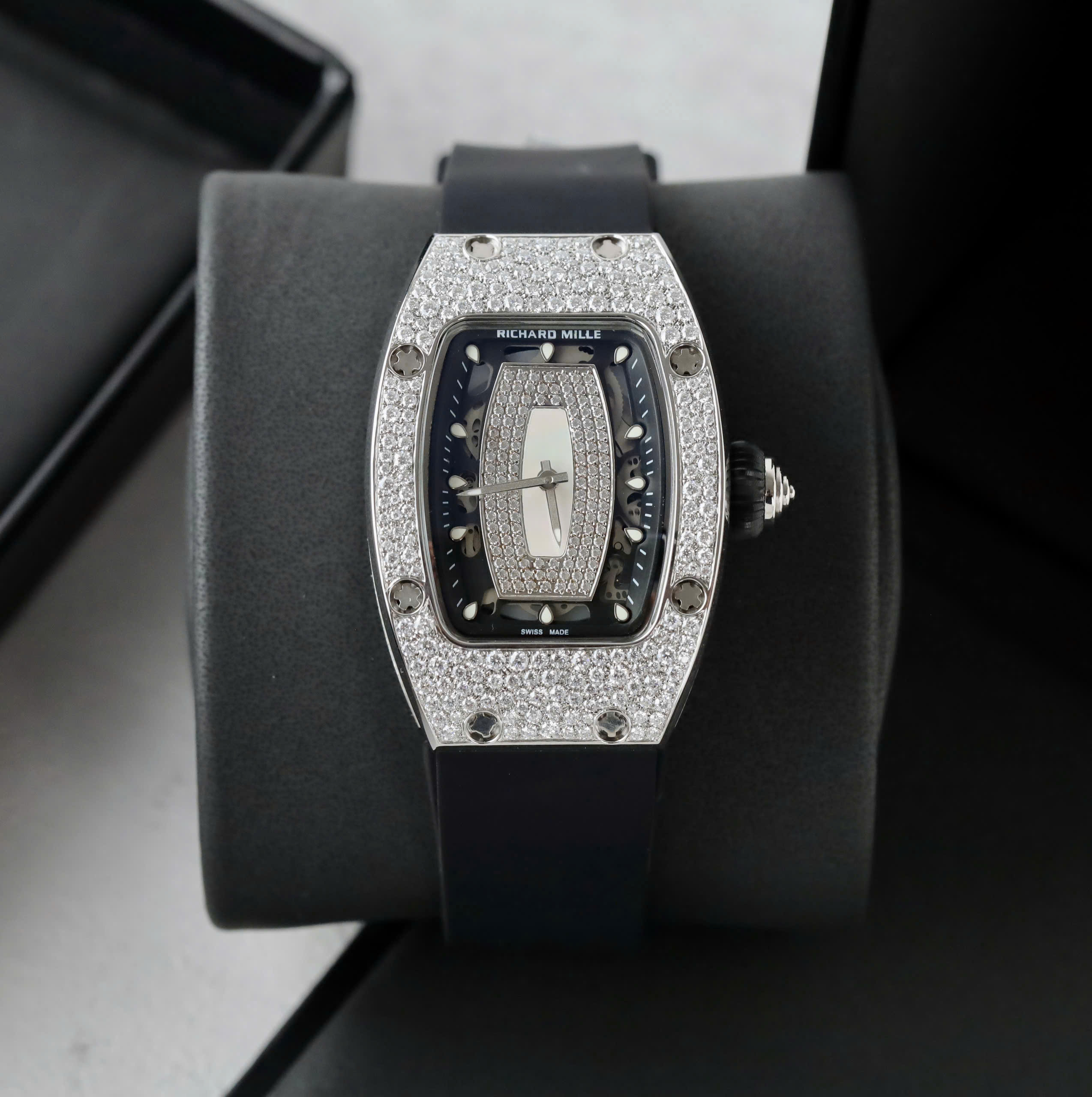 Đồng Hồ Richard Mille RM007 Đính Full Kim Cương Nhân Tạo Moissanite 36mm (3) Đồng Hồ Richard Mille RM007 Đính Full Kim Cương Nhân Tạo Moissanite 36mm (1)