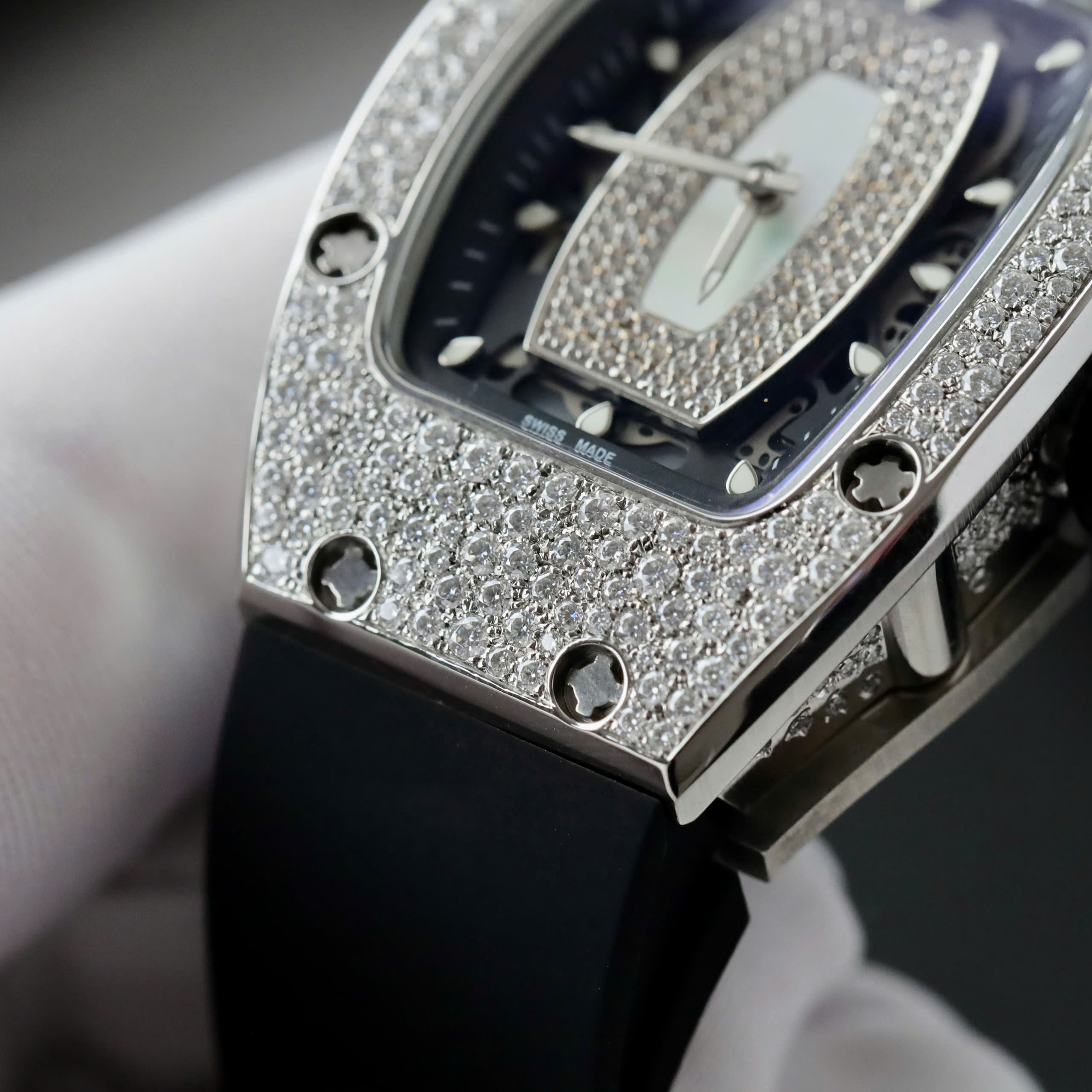 Đồng Hồ Richard Mille RM007 Đính Full Kim Cương Nhân Tạo Moissanite 36mm (7) Đồng Hồ Richard Mille RM007 Đính Full Kim Cương Nhân Tạo Moissanite 36mm (1)