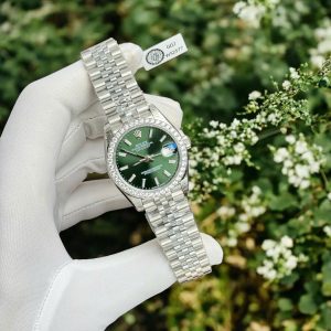 Đồng Hồ Rolex Chế Tác Đính Đá Moissanite DateJust Mặt Xanh Lá Cây 31mm (7)