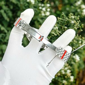 Đồng Hồ Rolex Chế Tác Đính Đá Moissanite DateJust Mặt Xanh Lá Cây 31mm (7)