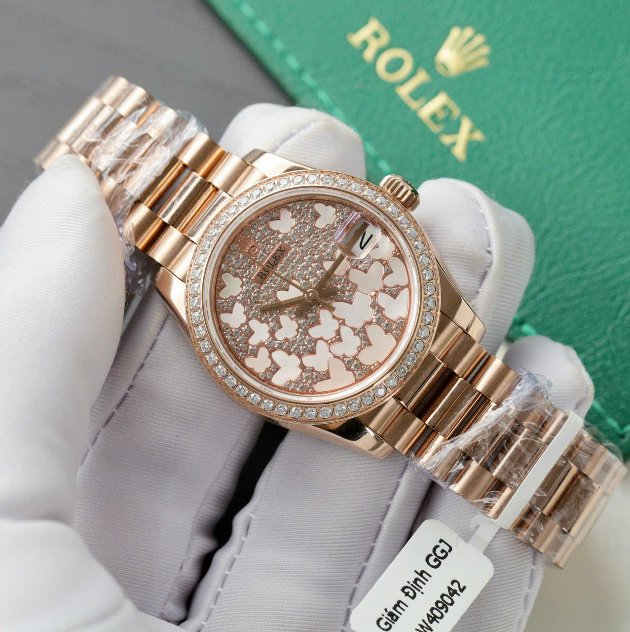 Đồng Hồ Rolex Datejust 278285RBR Butterfly Nữ Bọc Vàng Đính Moissanite 31mm (2) Đồng Hồ Rolex Datejust 278285RBR Butterfly Nữ Bọc Vàng Đính Moissanite 31mm (5)