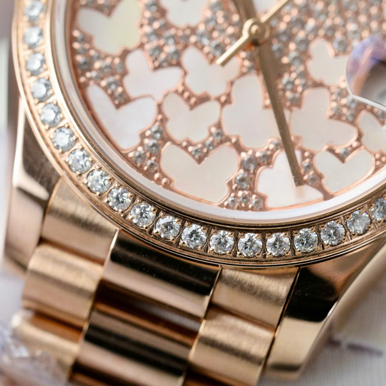 Đồng Hồ Rolex Datejust 278285RBR Butterfly Nữ Bọc Vàng Đính Moissanite 31mm (5) Đồng Hồ Rolex Datejust 278285RBR Butterfly Nữ Bọc Vàng Đính Moissanite 31mm (5)