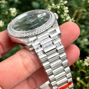 Đồng Hồ Rolex Fake Cao Cấp Day-Date 228236 Mặt Đanh Lá Đính Đá 40mm (1)