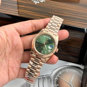 Đồng Hồ Rolex Fake Cao Cấp Day-Date 228238 Mặt Xanh Olive 40mm (1)