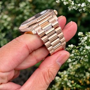 Đồng Hồ Rolex Fake Thuỵ Sỹ Day-Date 228238 Mặt Chocolate 40mm (1)