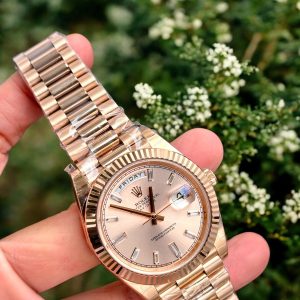 Đồng Hồ Rolex Fake Thuỵ Sỹ Day-Date 228238 Mặt Số Hồng 40mm (1)