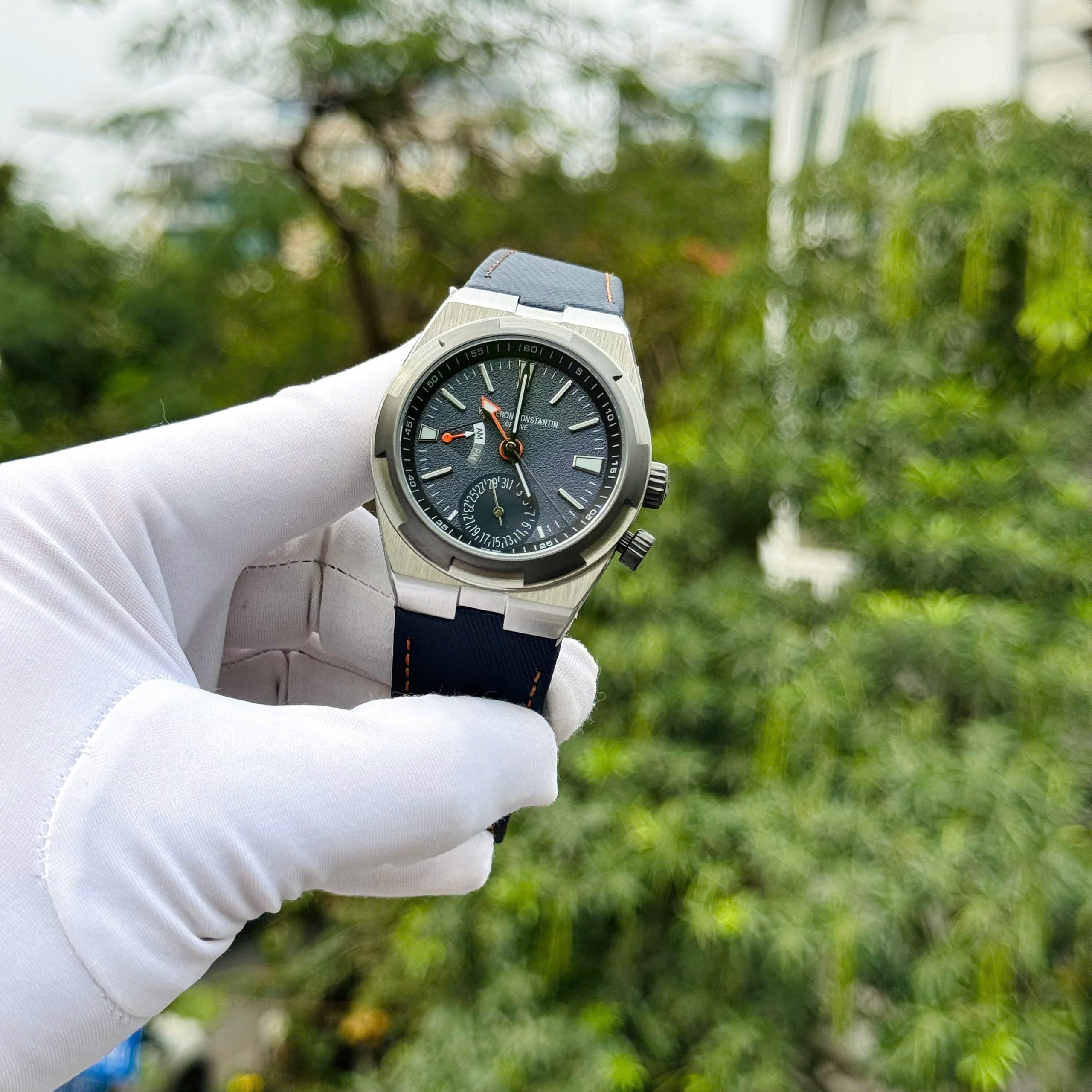 Đồng Hồ Vacheron Constantin Rep 11 Overseas 7920V Màu Xanh Navy 41mm (6) Đồng Hồ Vacheron Constantin Rep 11 Overseas 7920V Màu Xanh Navy 41mm (7)