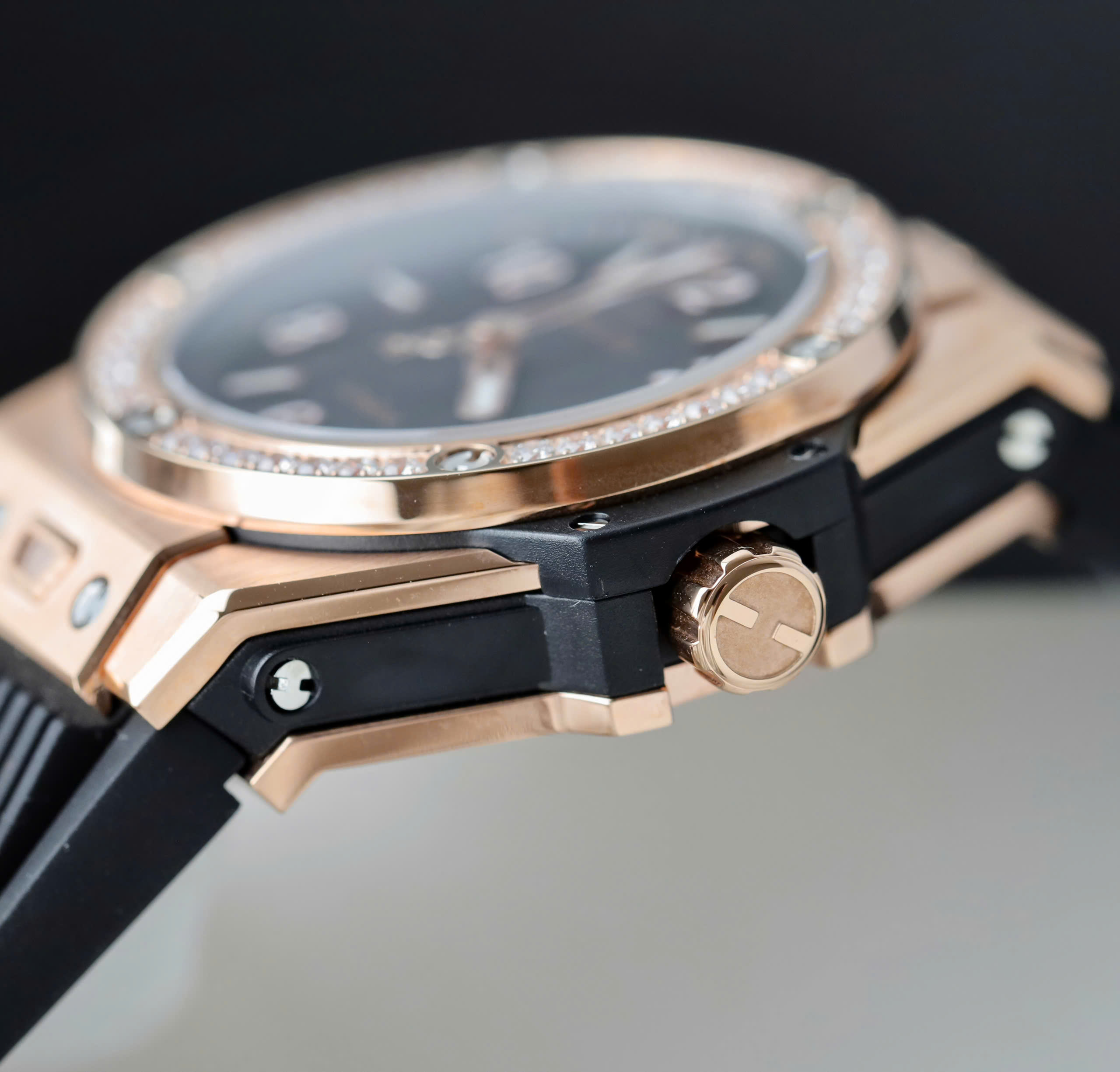 Đồng Hồ Hublot Rep 11 Big Bang One Click King Gold Đính Đá Baguette 39mm (2) Dong Ho Hublot Rep 11 Big Bang One Click King Gold Dinh Da Baguette 39mm 2