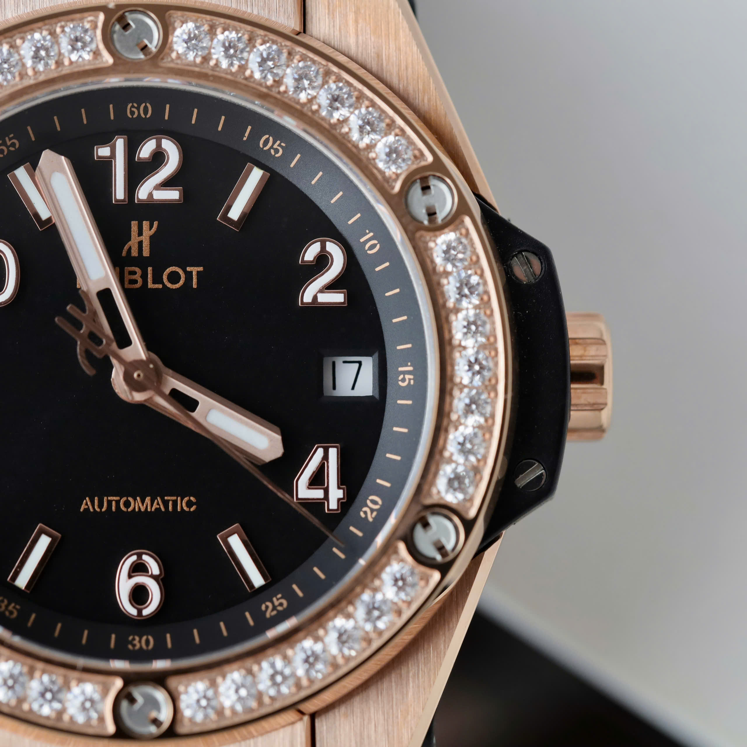 Đồng Hồ Hublot Rep 11 Big Bang One Click King Gold Đính Đá Baguette 39mm (3) Đồng Hồ Hublot Rep 11 Big Bang One Click King Gold Đính Đá Baguette 39mm (3)