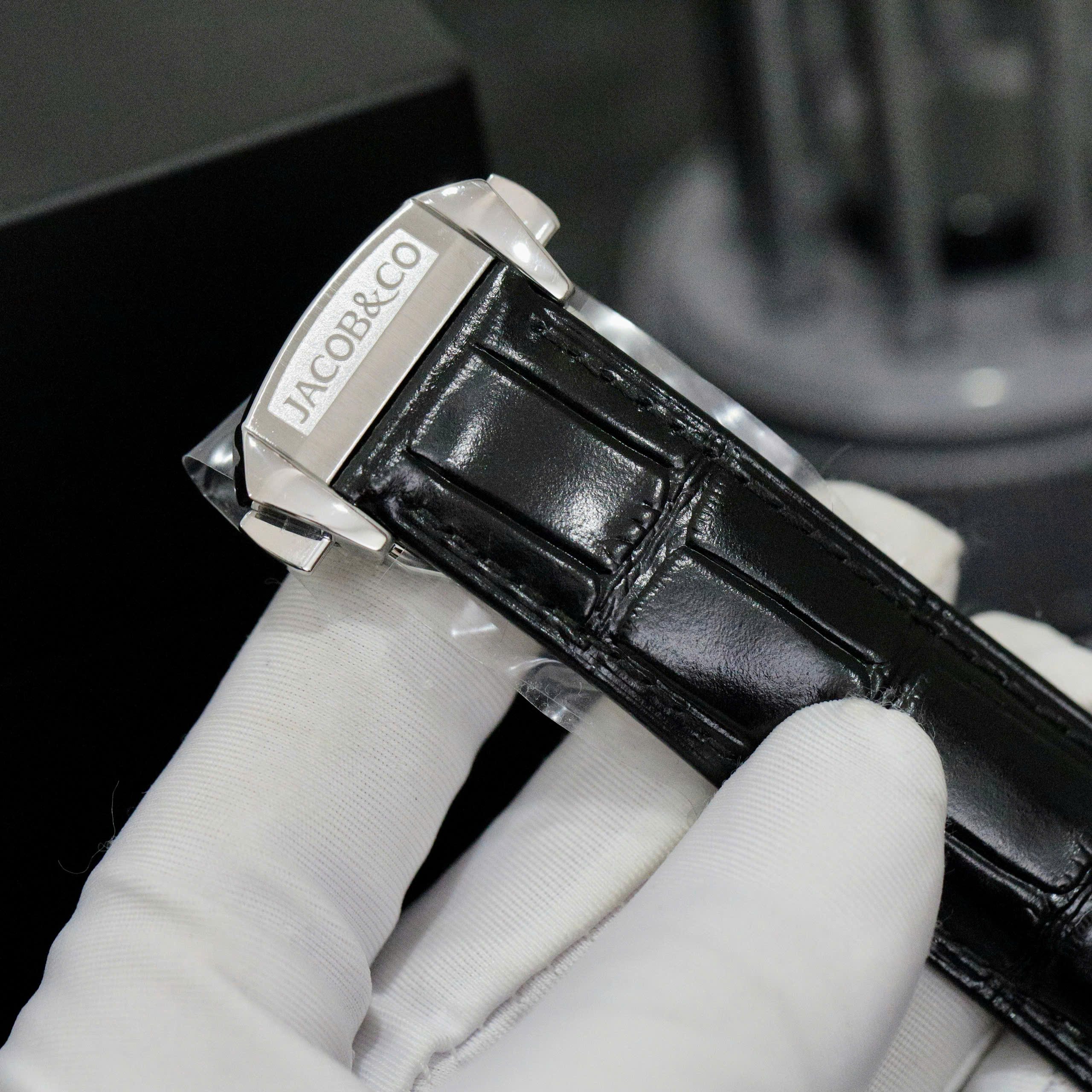 Đồng Hồ Jacob & Co Rep 11 Casino Roulette Màu Thép Trắng Dây Da Màu Đen 44mm (2) Đồng Hồ Jacob & Co Rep 11 Casino Roulette Màu Thép Trắng Dây Da Màu Đen 44mm (4)
