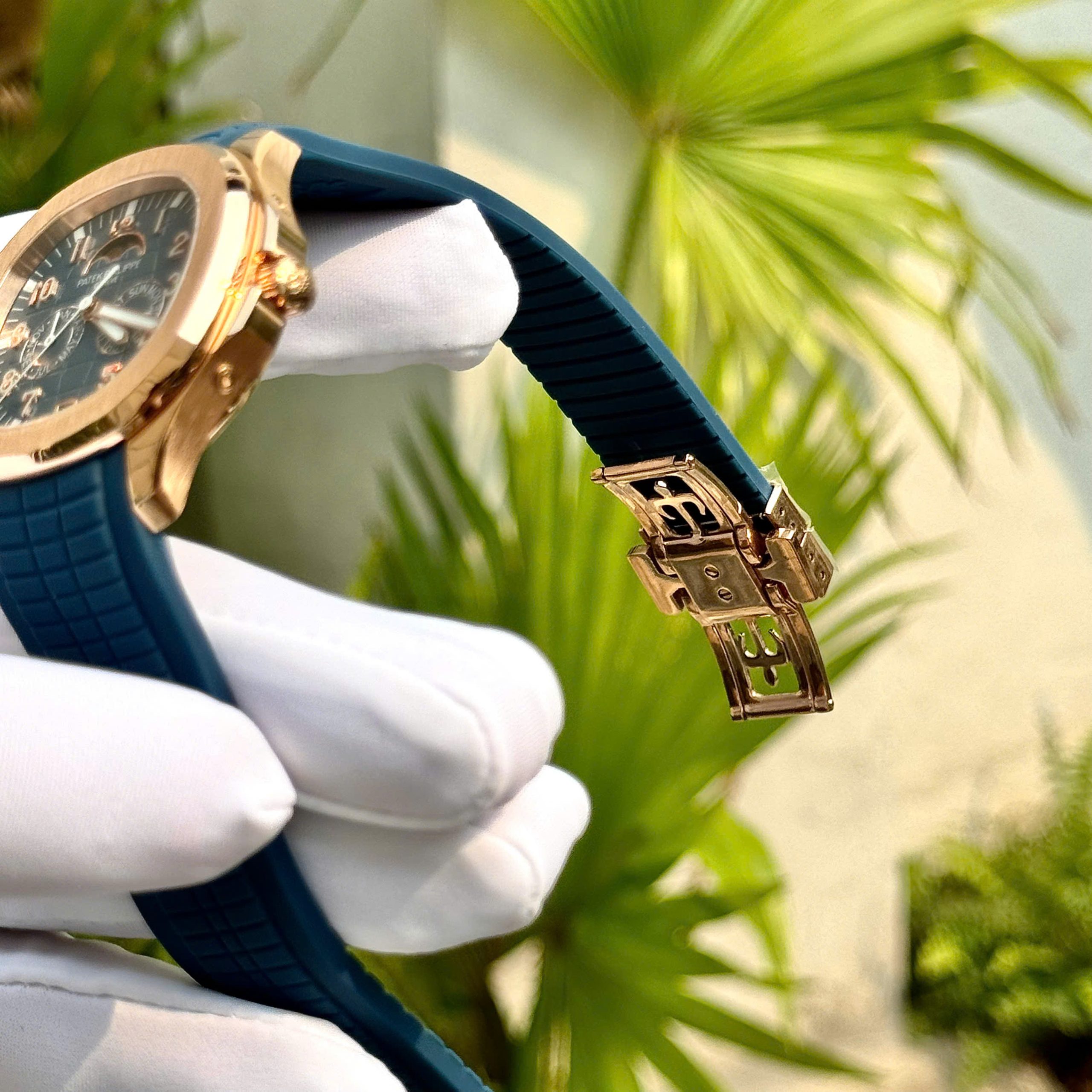 Đồng Hồ Patek Philippe Rep 11 Aquanaut 5261 Mặt Số Xanh Dương Dây Cao Su 40mm (2) Đồng Hồ Patek Philippe Rep 11 Aquanaut 5261 Mặt Số Xanh Dương Dây Cao Su 40mm (1)