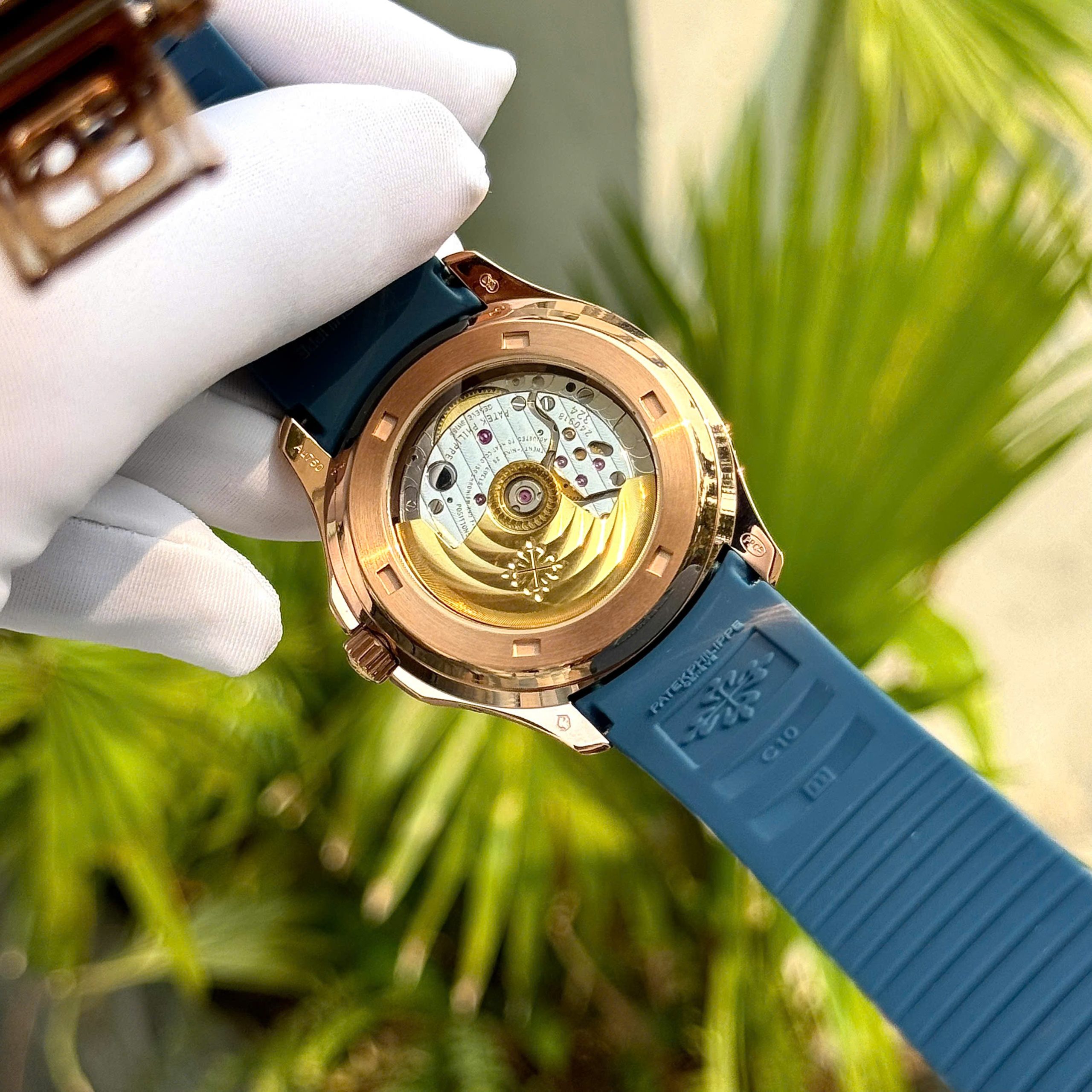 Đồng Hồ Patek Philippe Rep 11 Aquanaut 5261 Mặt Số Xanh Dương Dây Cao Su 40mm (3) Đồng Hồ Patek Philippe Rep 11 Aquanaut 5261 Mặt Số Xanh Dương Dây Cao Su 40mm (1)