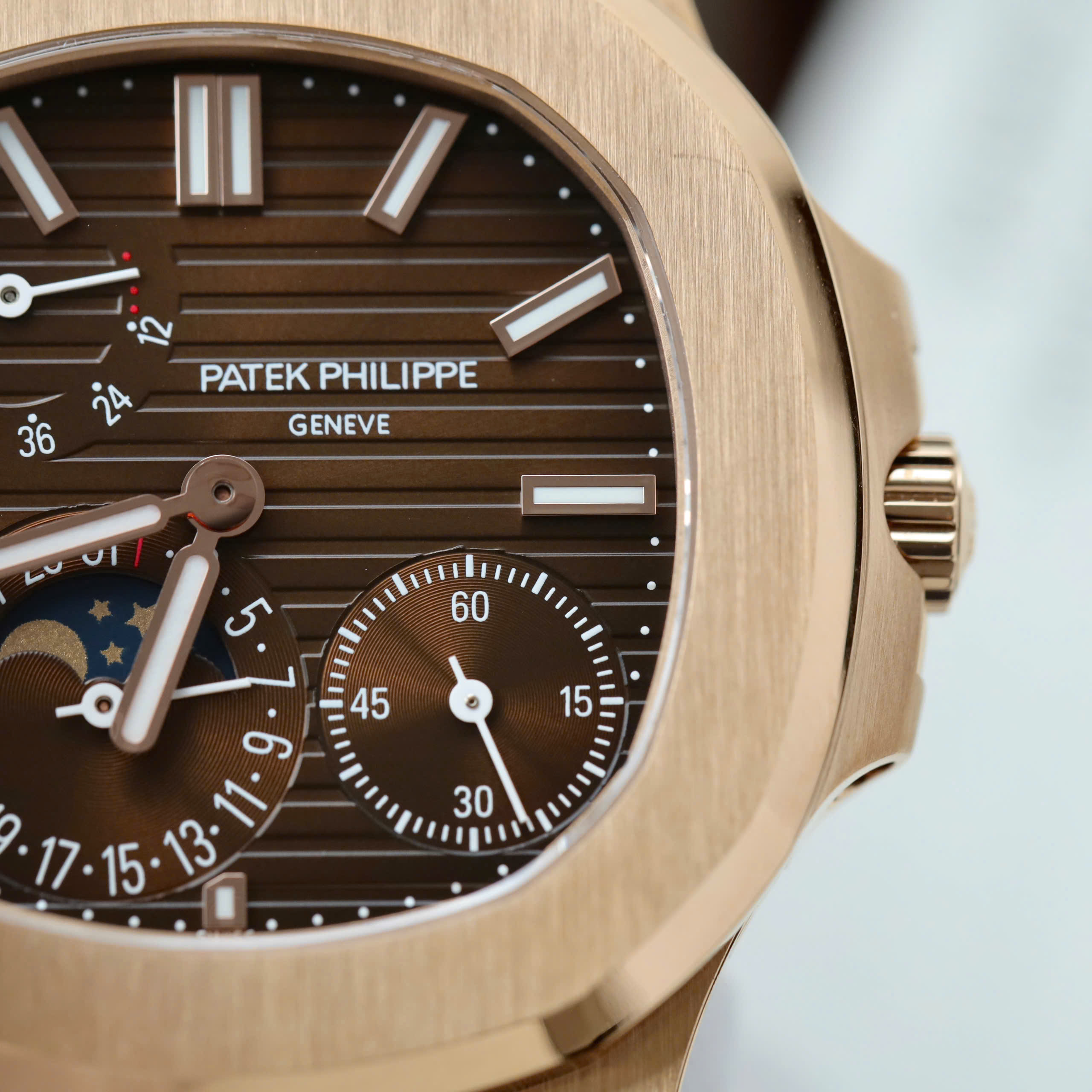 Đồng Hồ Patek Philippe Rep 11 Nautilus 5712 Mặt Chocolate Xưởng PPF V3 40mm (7) Dong Ho Patek Philippe Rep 11 Nautilus 5712 Mat Chocolate Xuong PPF V3 40mm 7
