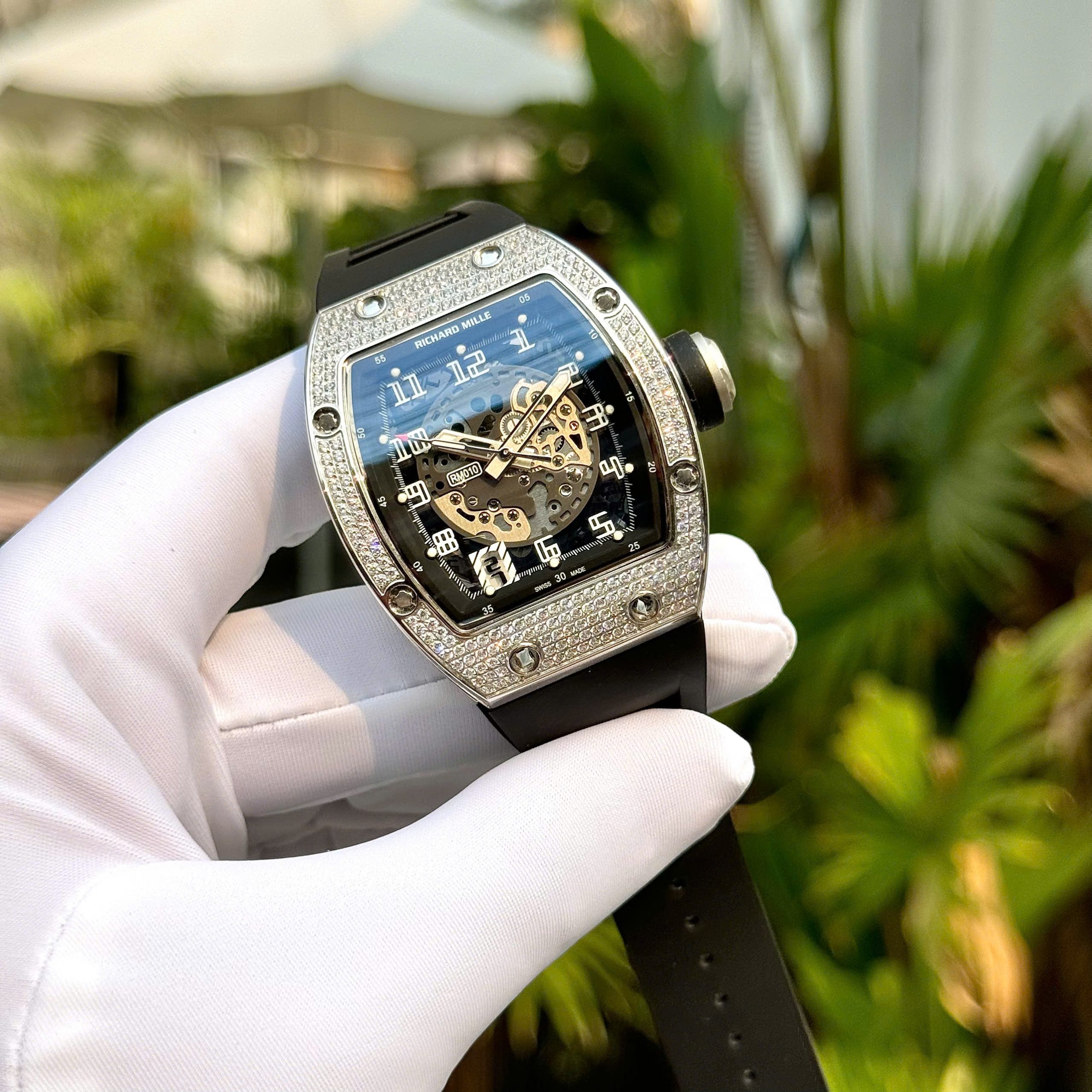 Đồng Hồ Richard Mille RM010 Nam Đính Đá Replica Cao Cấp Dây Cao Su Đen 40mm (6) Đồng Hồ Richard Mille RM010 Nam Đính Đá Replica Cao Cấp Dây Cao Su Đen 40mm (5)