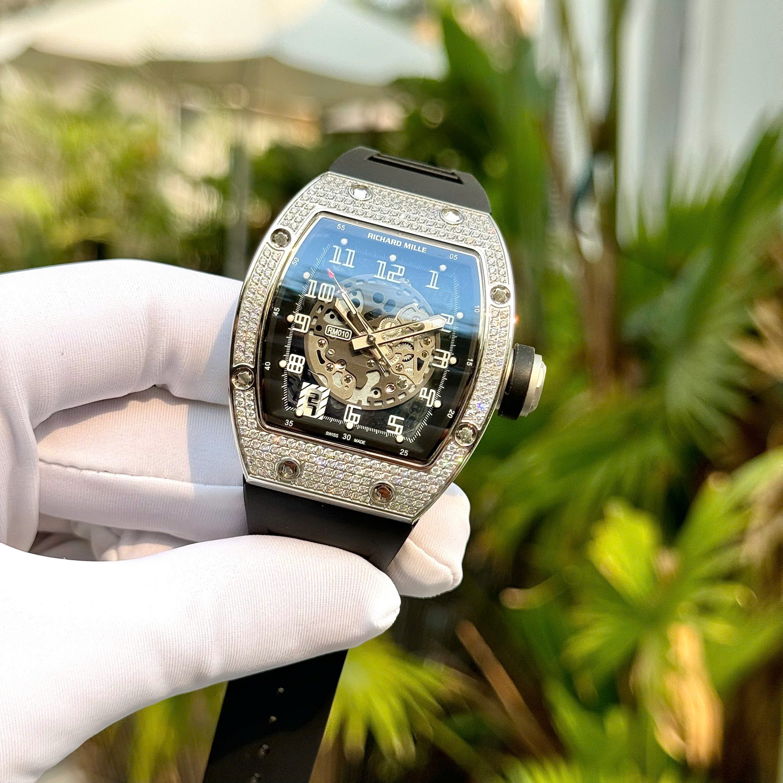 Đồng Hồ Richard Mille RM010 Nam Đính Đá Replica Cao Cấp Dây Cao Su Đen 40mm (7) Đồng Hồ Richard Mille RM010 Nam Đính Đá Replica Cao Cấp Dây Cao Su Đen 40mm (5)