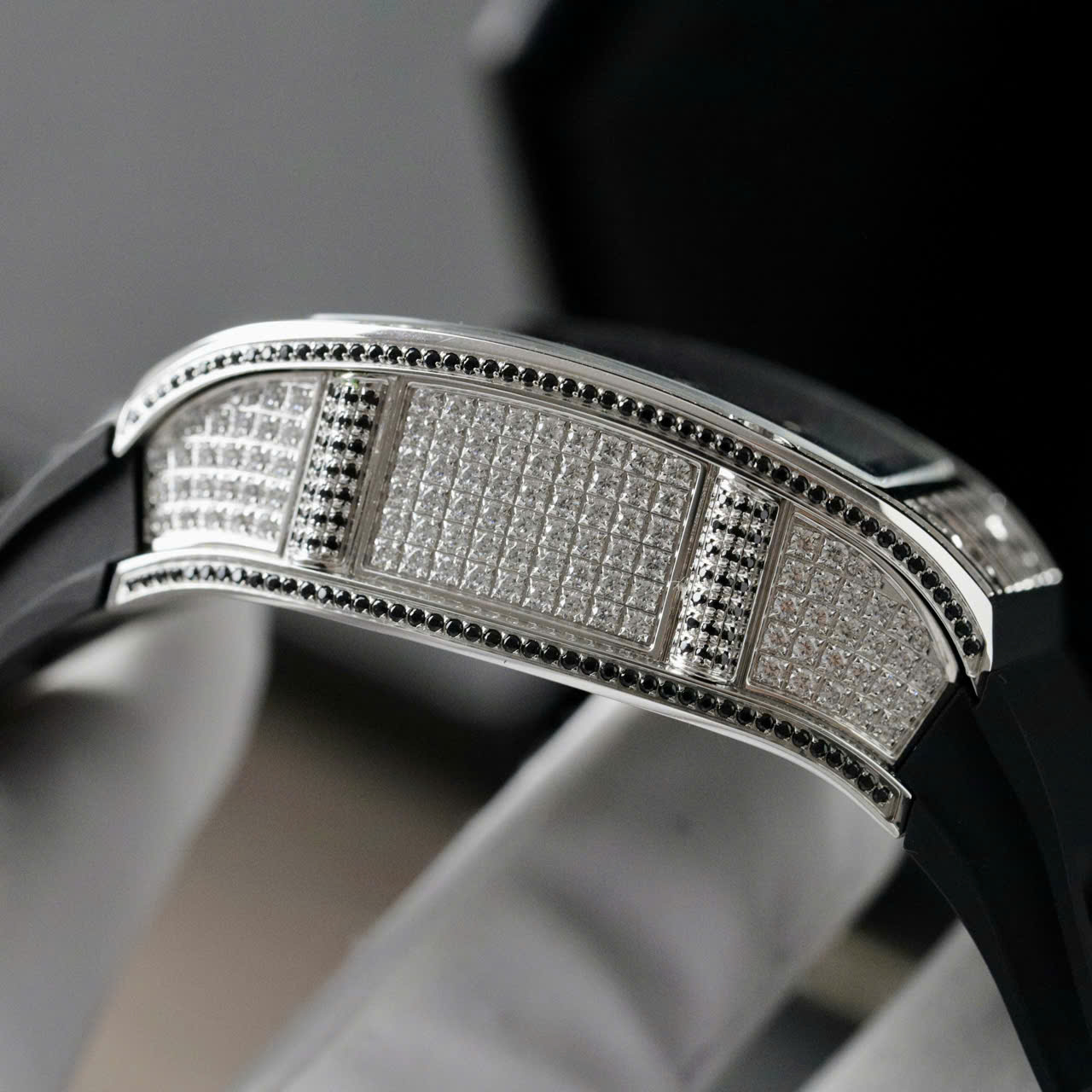 Đồng Hồ Richard Mille Replica Cao Cấp Nam Đính Đá Máy Cơ Tự Động 40mm (2) Đồng Hồ Richard Mille Replica Cao Cấp Nam Đính Đá Máy Cơ Tự Động 40mm (7)