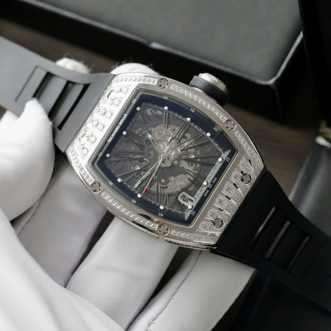 Đồng Hồ Richard Mille Replica Cao Cấp Nam Đính Đá Máy Cơ Tự Động 40mm (6) Đồng Hồ Richard Mille Replica Cao Cấp Nam Đính Đá Máy Cơ Tự Động 40mm (7)