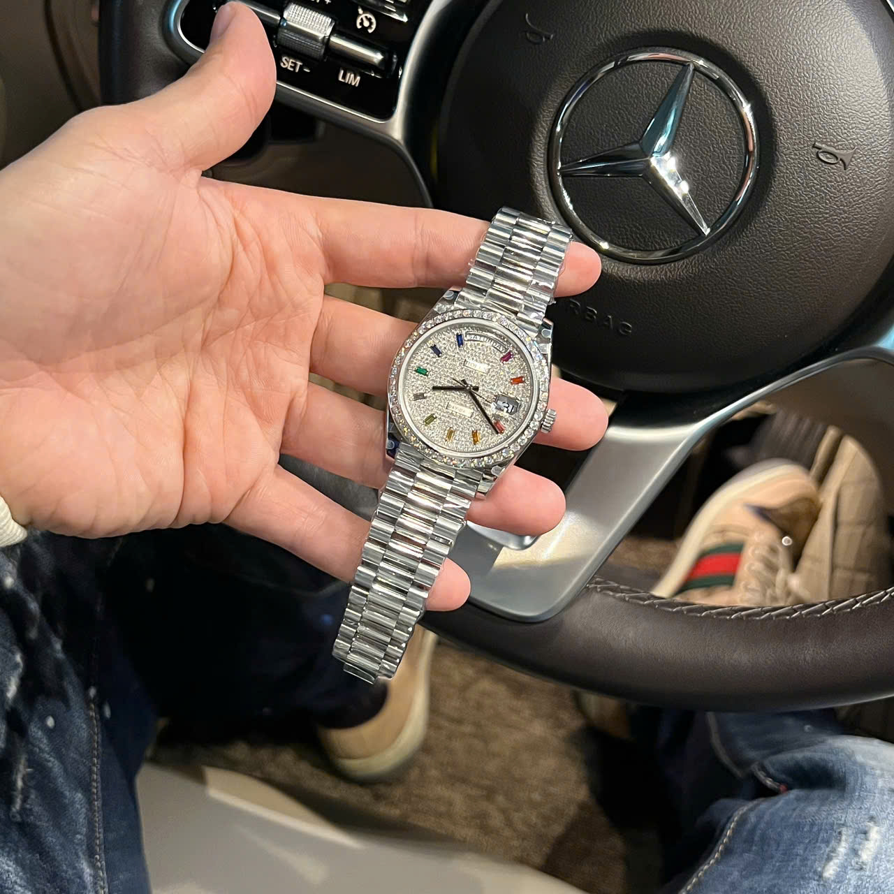 Đồng Hồ Rolex Chế Tác Day-Date 228349RBR Độ Đá Moissanite Xưởng GM 40mm (7) Đồng Hồ Rolex Chế Tác Day-Date 228349RBR Độ Đá Moissanite Xưởng GM 40mm (1)