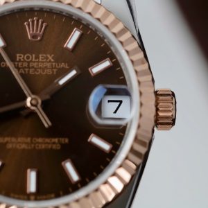 Đồng Hồ Rolex Rep 1 1 DateJust Nữ Đính Đá Mặt Chocolate Dạ Quang Nhà Máy GS 31mm (10)