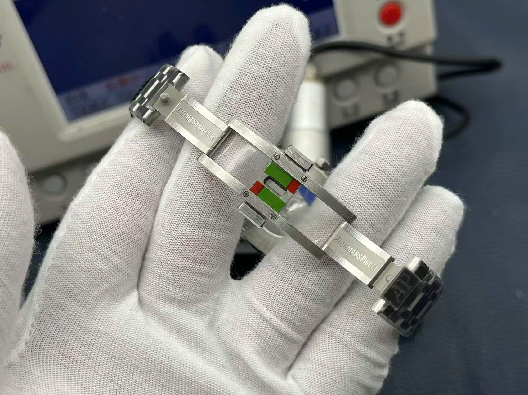 Đồng Hồ Audemars Piguet Royal Oak Dark Pink Cọc Số Ả Rập Replica 11 Máy Pin 33mm (2) Dong Ho Audemars Piguet Royal Oak Dark Pink Coc So A Rap Replica 11 May Pin 33mm 2