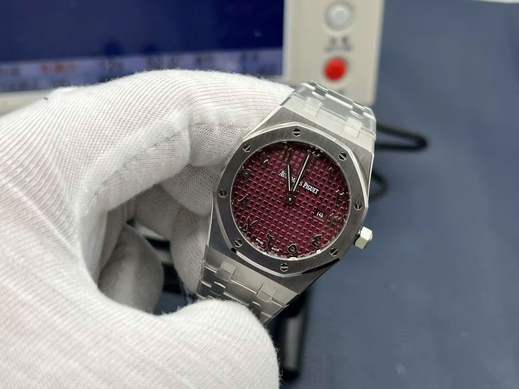 Đồng Hồ Audemars Piguet Royal Oak Dark Pink Cọc Số Ả Rập Replica 11 Máy Pin 33mm (4) Đồng Hồ Audemars Piguet Royal Oak Dark Pink Cọc Số Ả Rập Replica 11 Máy Pin 33mm (6)