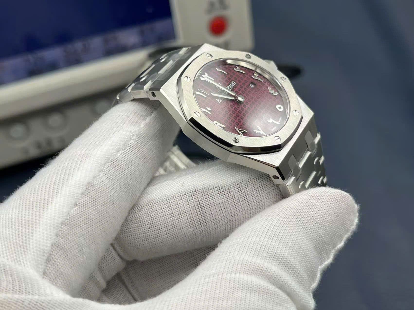 Đồng Hồ Audemars Piguet Royal Oak Dark Pink Cọc Số Ả Rập Replica 11 Máy Pin 33mm (7) Đồng Hồ Audemars Piguet Royal Oak Dark Pink Cọc Số Ả Rập Replica 11 Máy Pin 33mm (6)