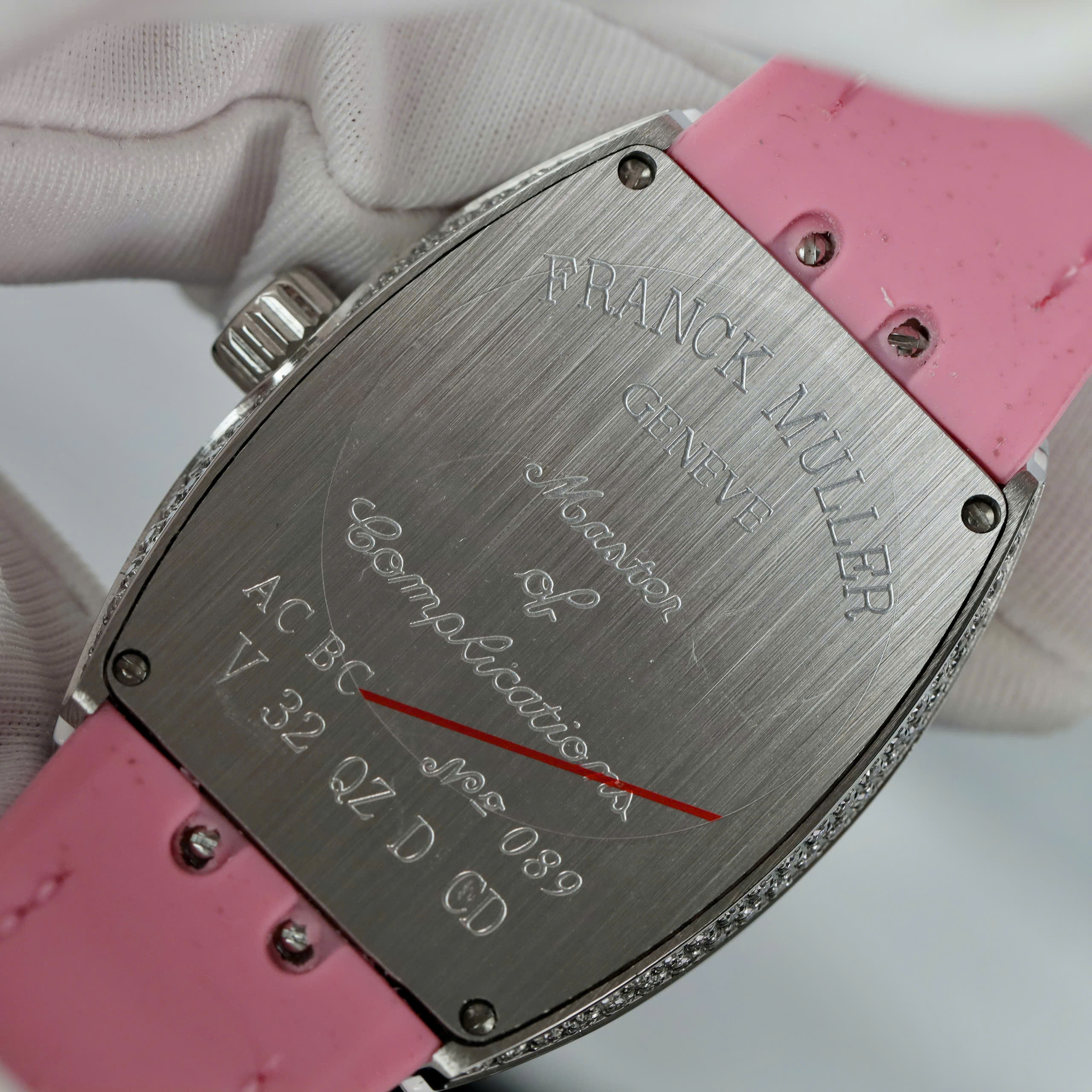 Đồng Hồ Franck Muller Nữ Siêu Cấp Vanguard V32 Đính Full Đá Dây Cao Su Màu Hồng 36mm (1) Dong Ho Franck Muller Nu Sieu Cap Vanguard V32 Dinh Full Da Day Cao Su Mau Hong 36mm 1