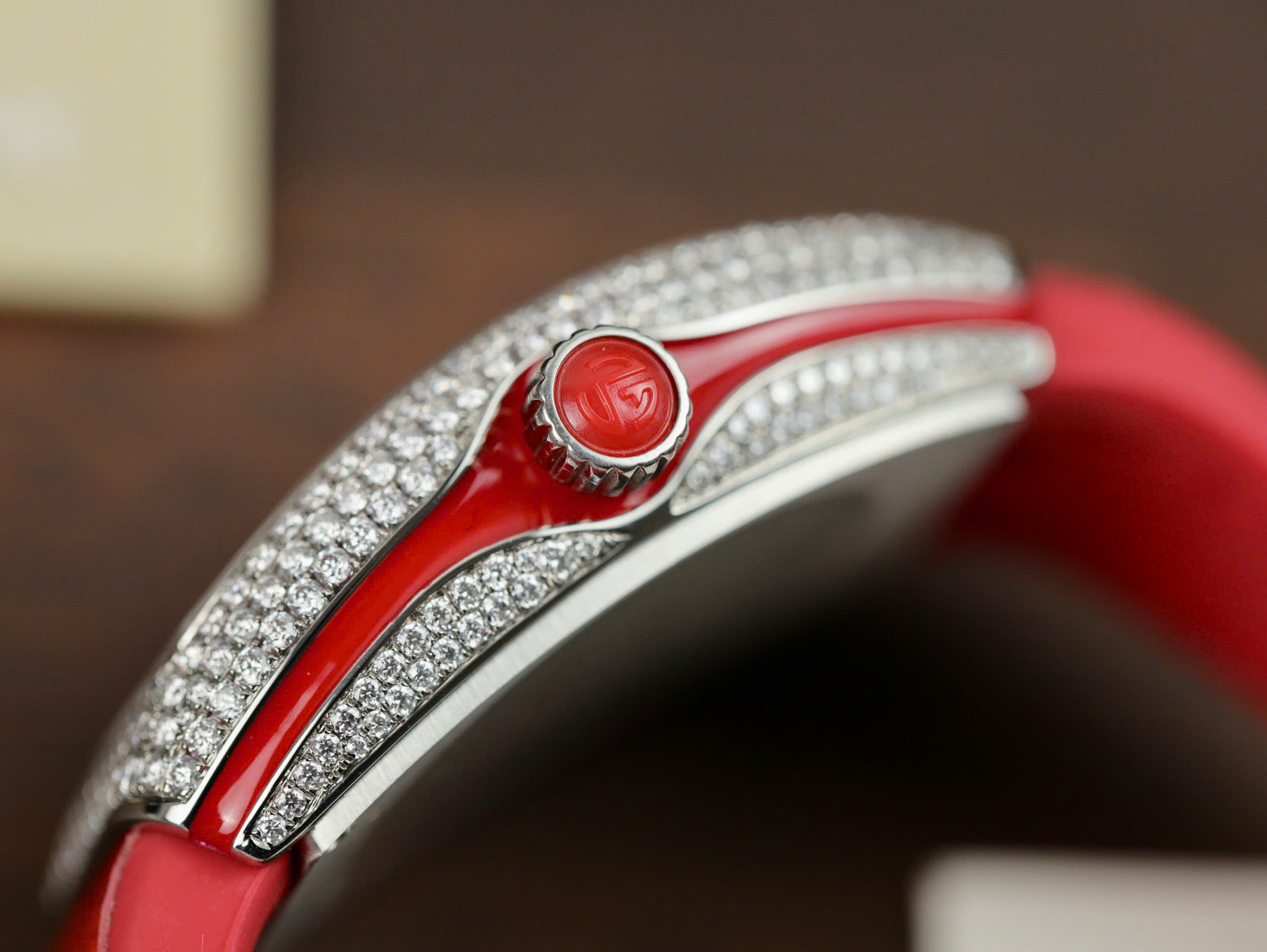 Đồng Hồ Franck Muller V32 Nữ Siêu Cấp Trái Tim Đính Full Kim Cương Moissanite 36mm (4) Dong Ho Franck Muller V32 Nu Sieu Cap Trai Tim Dinh Full Kim Cuong Moissanite 36mm 4